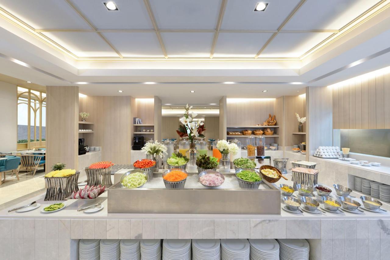 Centre Point Hotel Terminal21 Korat Nakhonratchasima Εξωτερικό φωτογραφία The buffet at the hotel