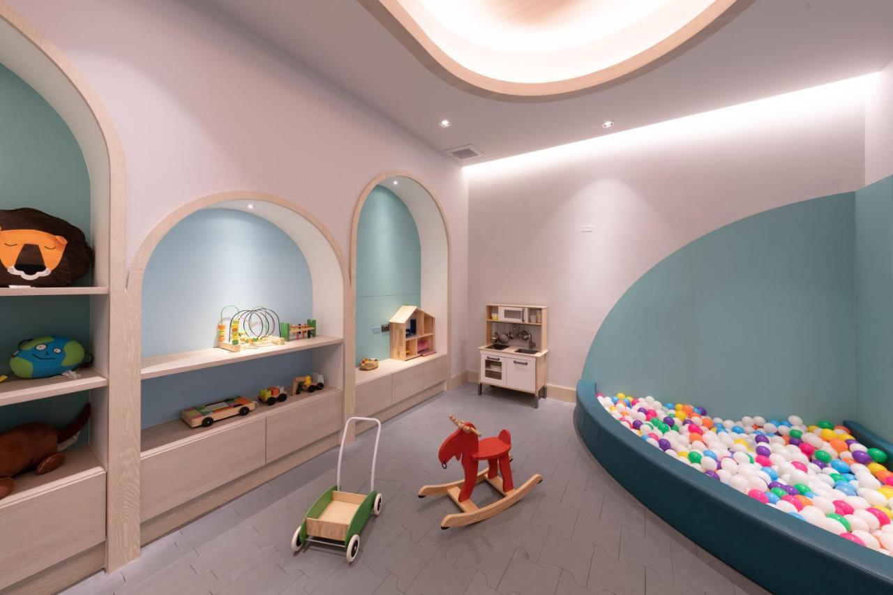 Centre Point Hotel Terminal21 Korat Nakhonratchasima Εξωτερικό φωτογραφία The Children's Hospital at St. Jude