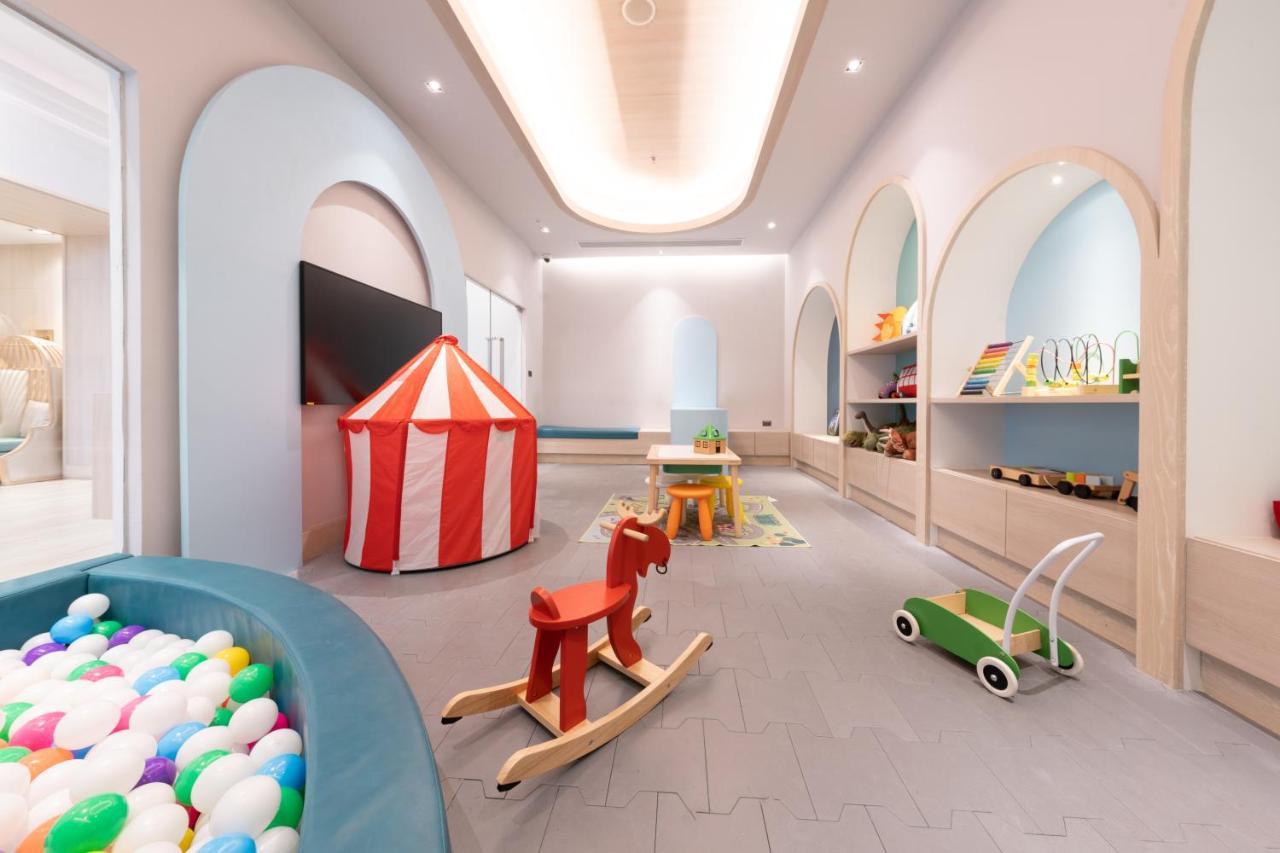 Centre Point Hotel Terminal21 Korat Nakhonratchasima Εξωτερικό φωτογραφία The Children's Hospital of Philadelphia